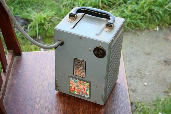 S_IMG_2614.JPG - 240 Volt to 115 Volt Step Down Transformer, 1250 VA. Made by A & R Equipment, Melbourne, probably in the 1980's. For running USA appliances on Australian electricity. Size 160 X 240 X 140 mm.  $ 80